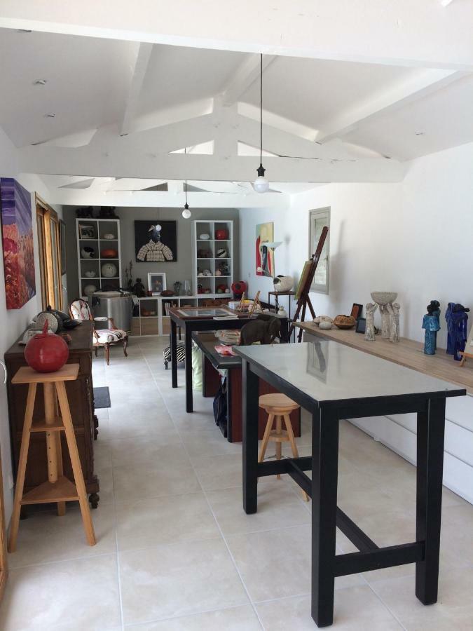 Le Couvent Bed & Breakfast Saint-Jean-de-Laur ภายนอก รูปภาพ